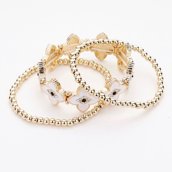 👀Evil Eye Floral Stretch Layered Bracelet👀 - Picture 2 of 5